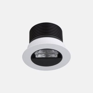 Modern recessed ceiling light fixture